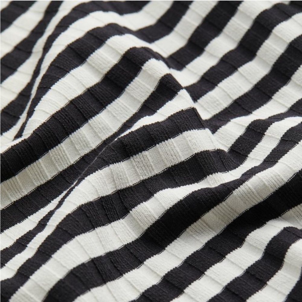 H&M Striped Cropped Mock Neck Top - Picture 7 of 7